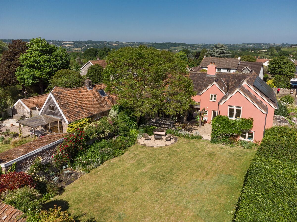46 bedroom detached house and annexe for sale in Burrington, Somerset