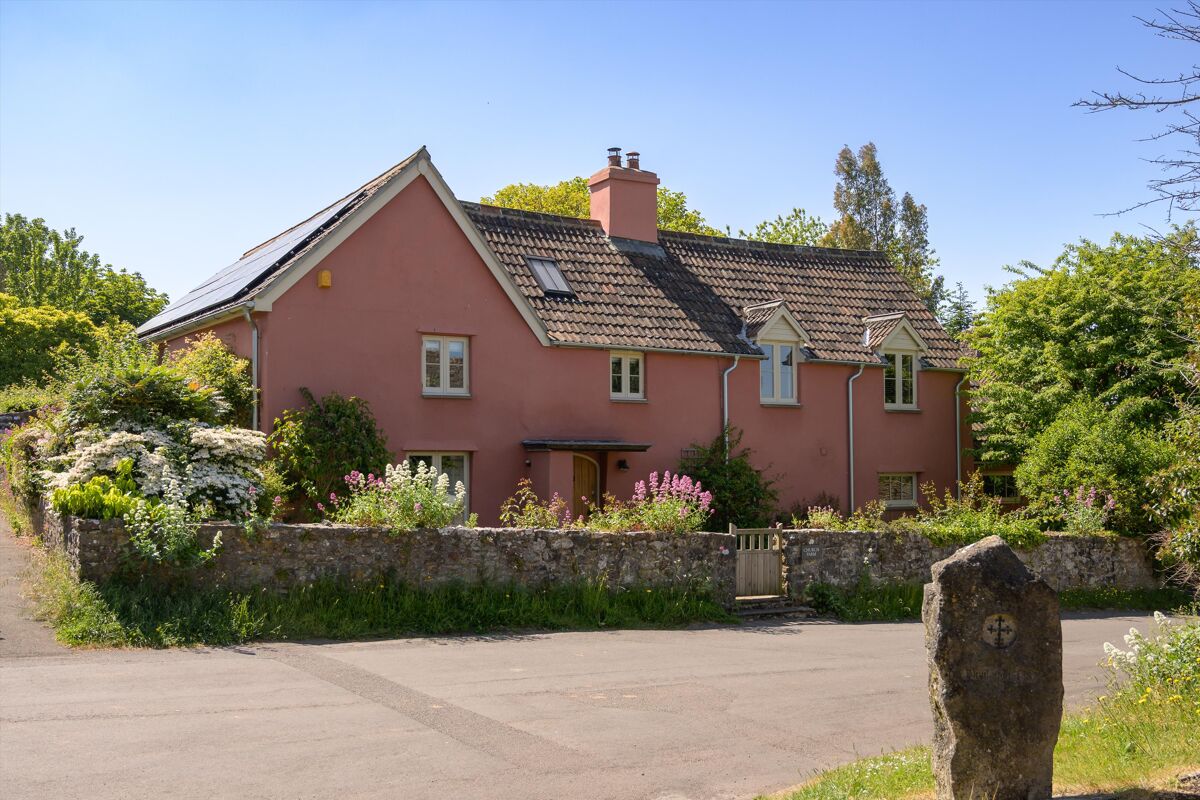 46 bedroom detached house and annexe for sale in Burrington, Somerset