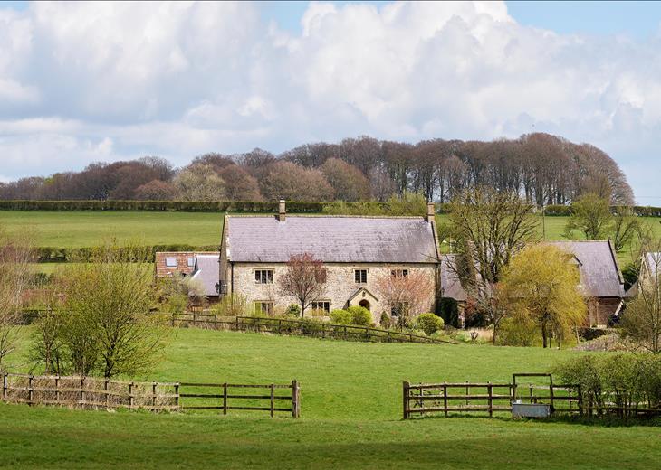 Picture of 5 bedroom farmhouse for sale.