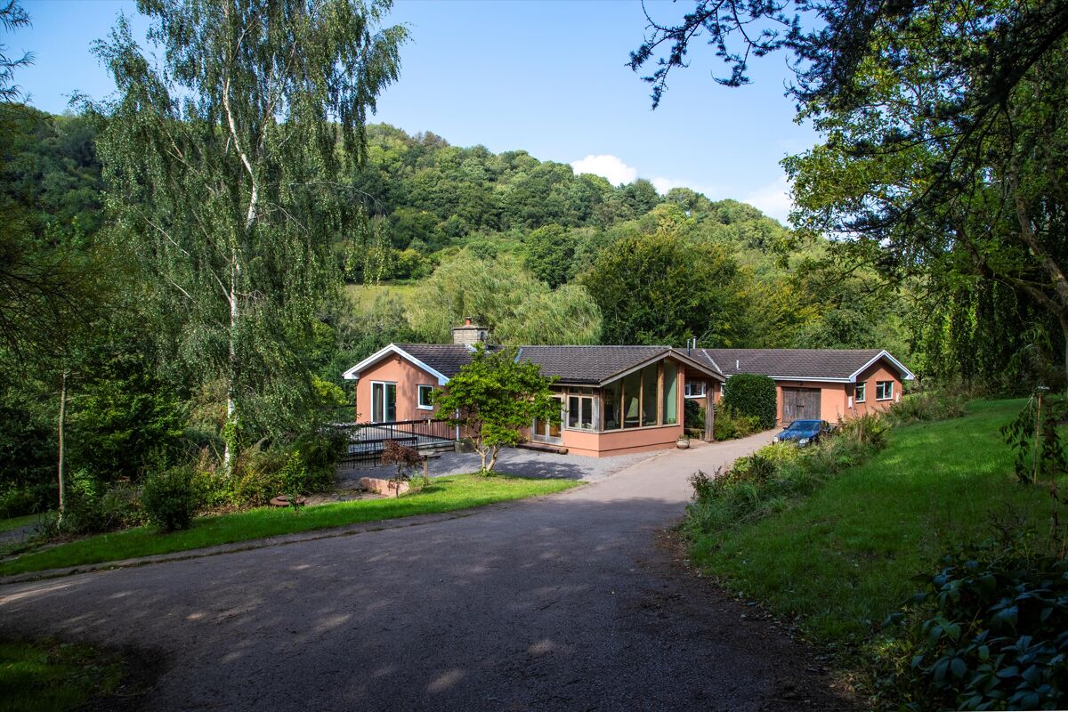 Idyllic Country Oasis: Enchanting Escape in the Countryside 4