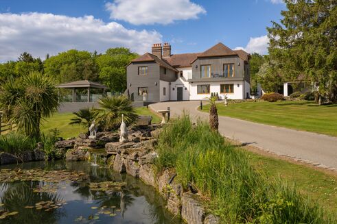 Picture of 5 bedroom house for sale.