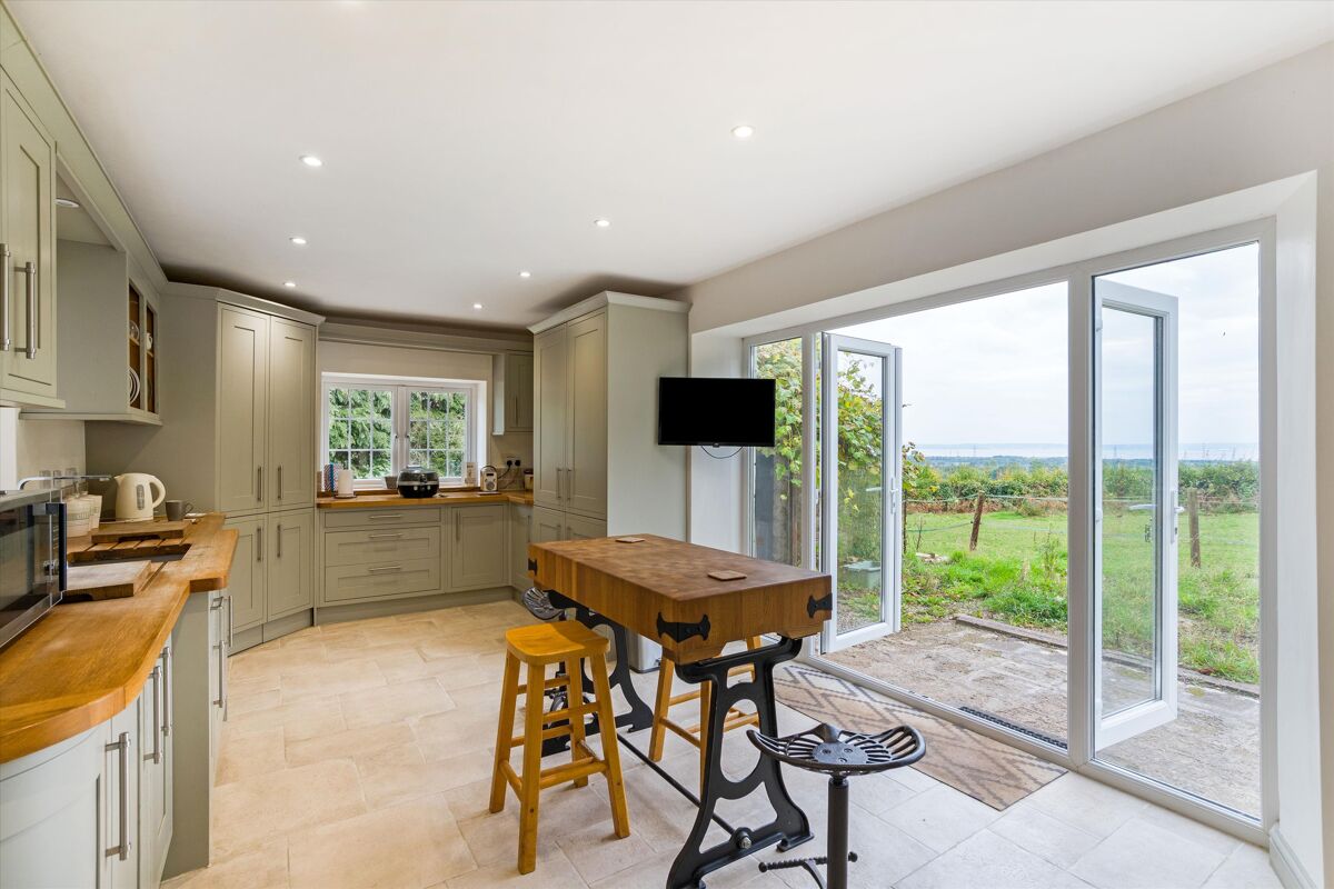 A Countryside Sanctuary: Crafting the Perfect Retreat 6