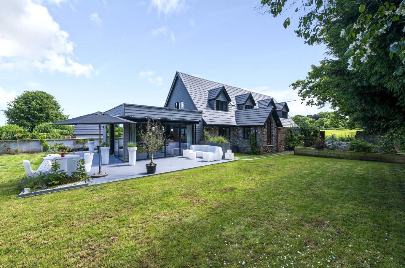 Image of Ashgrove Avenue, Abbots Leigh, Bristol BS8