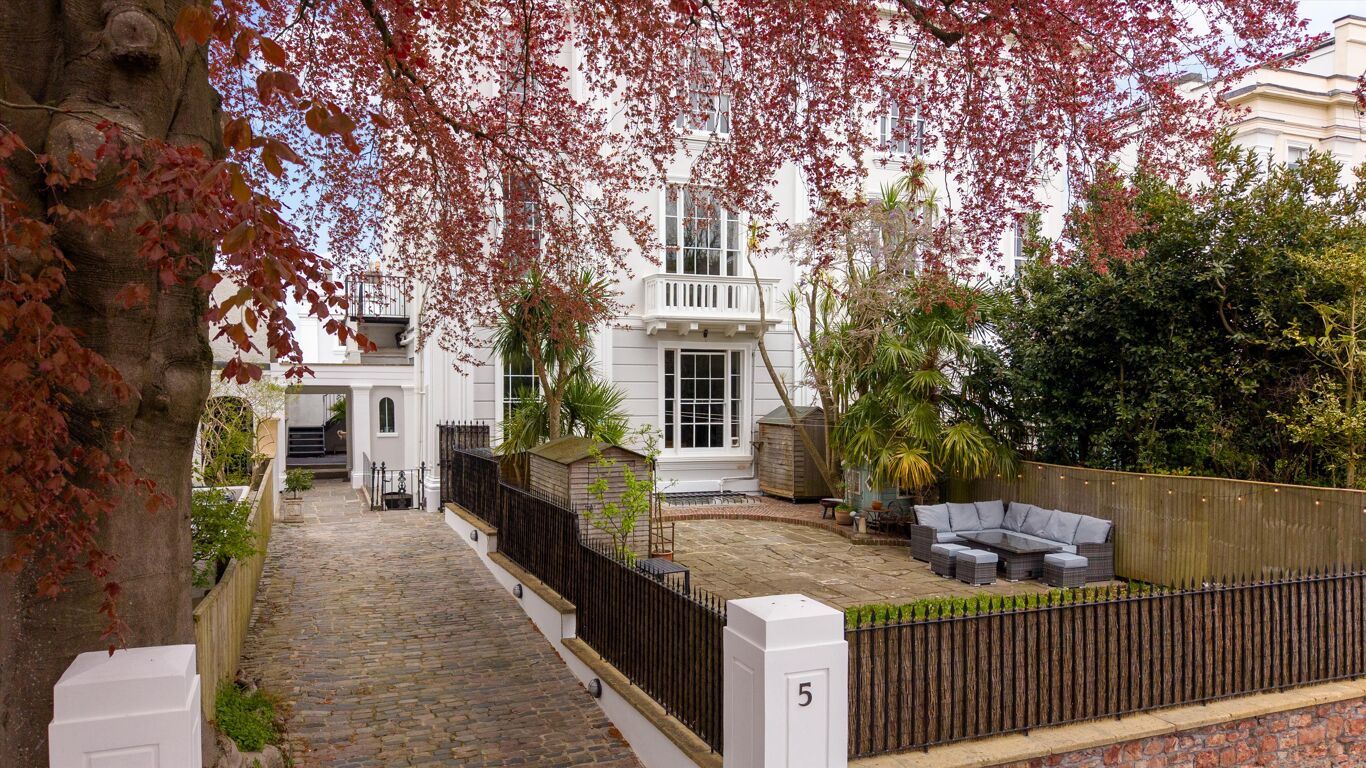 Image of Oakfield Road, Clifton, Bristol BS8