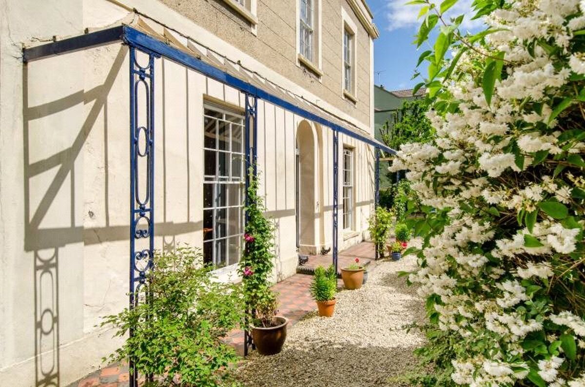 house for sale in 10 Wellington Terrace, Clevedon, Somerset, BS21