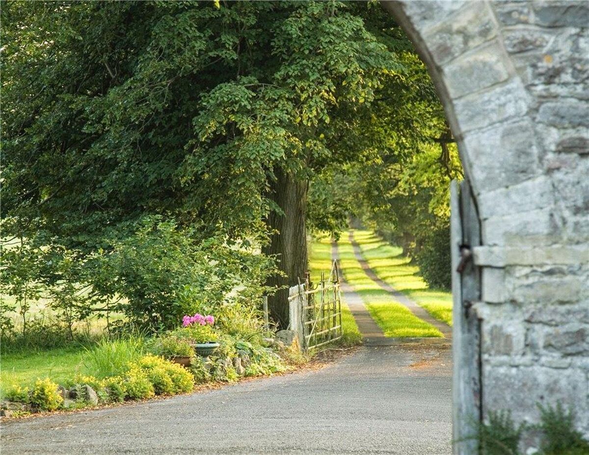 อสังหาริมทรัพย์สำหรับจำหน่าย Court, Redhill, Bristol, North