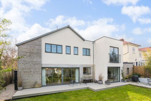 Picture of 4 bedroom house for sale.