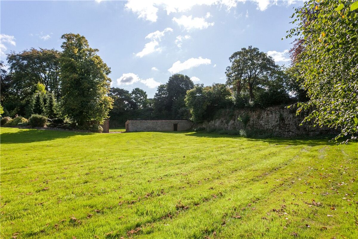 development plot for sale in Thornbury Hill, Alveston, Bristol, South