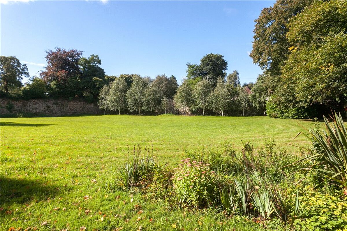 development plot for sale in Thornbury Hill, Alveston, Bristol, South