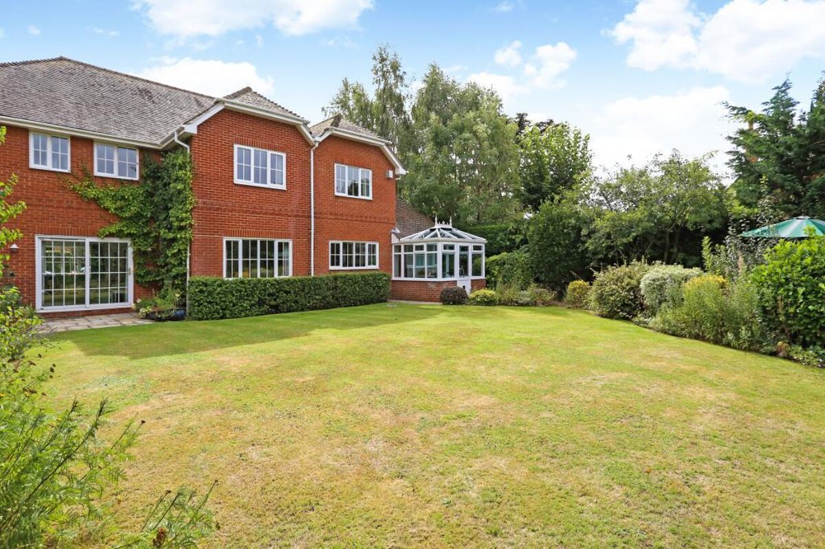 house for sale in Pound Meadow, SherfieldonLoddon, Hook, Hampshire