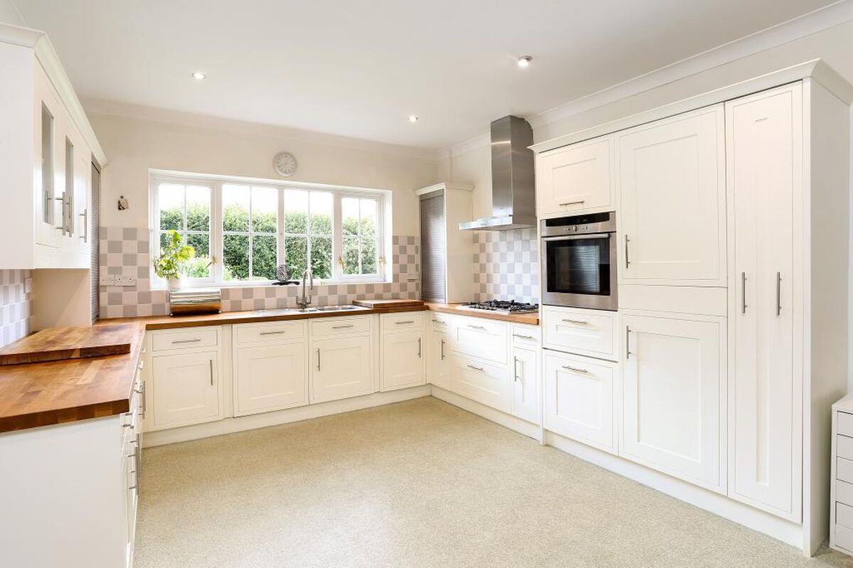 house for sale in Pound Meadow, SherfieldonLoddon, Hook, Hampshire