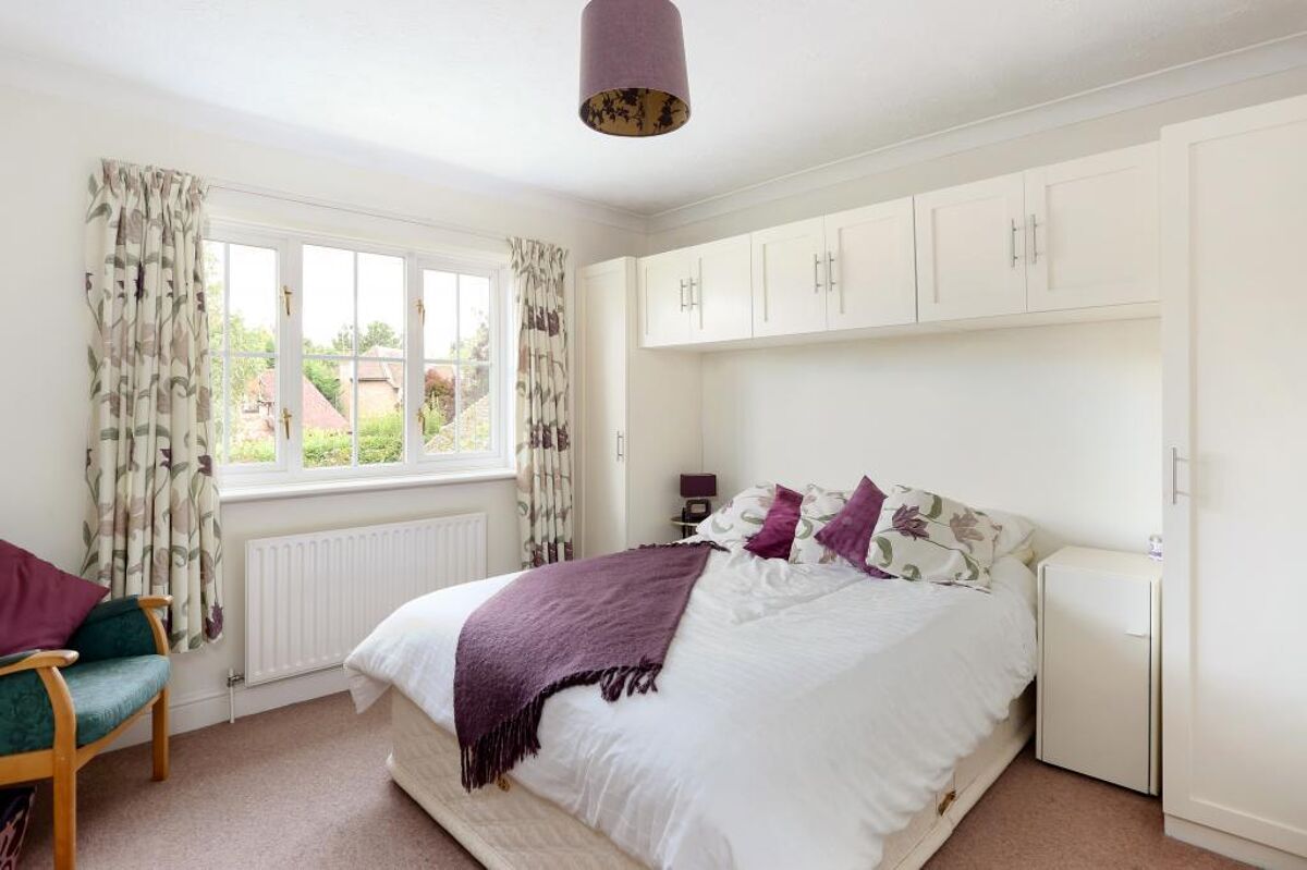 house for sale in Pound Meadow, SherfieldonLoddon, Hook, Hampshire