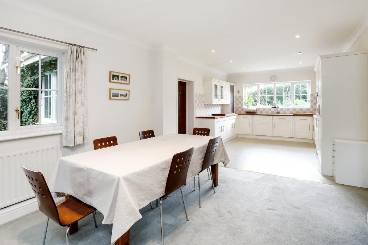 house for sale in Pound Meadow, SherfieldonLoddon, Hook, Hampshire