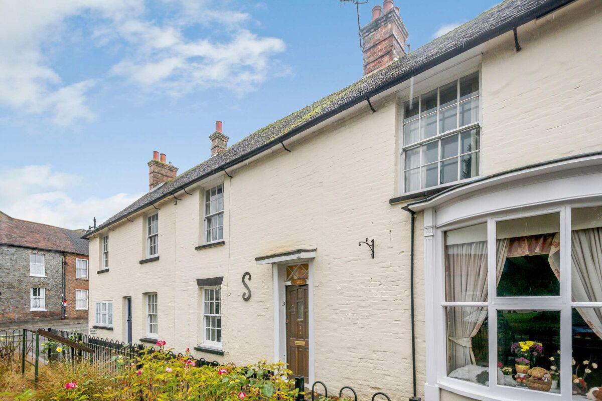 house for sale in Swan Street, Kingsclere, Newbury, Hampshire, RG20