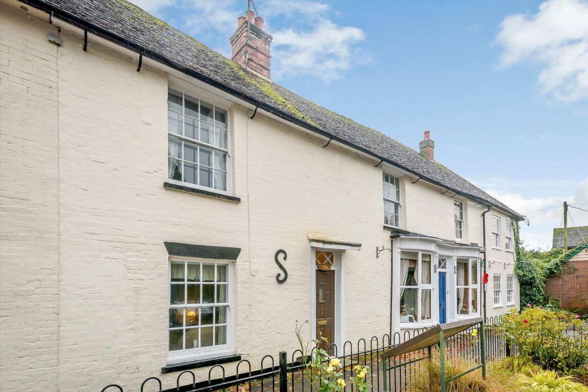 house for sale in Swan Street, Kingsclere, Newbury, Hampshire, RG20