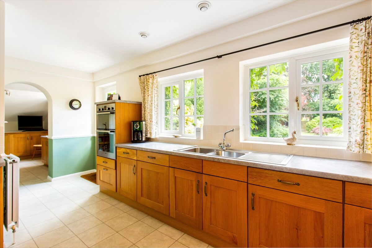 house for sale in Skippetts Lane East, Basingstoke, Hampshire RG21 BSK012037416 Knight Frank