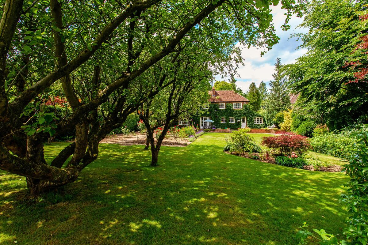 house for sale in Skippetts Lane East, Basingstoke, Hampshire RG21 BSK012037416 Knight Frank