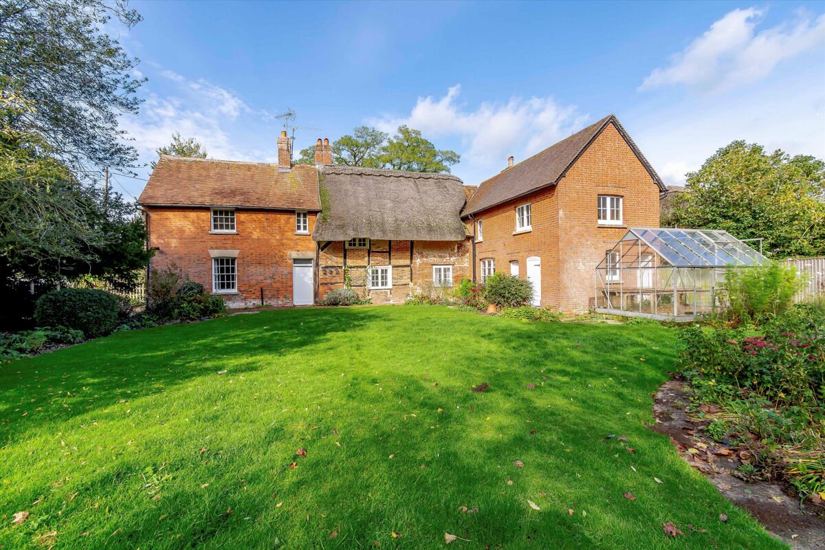 house for sale in Tunworth Road, Mapledurwell, Basingstoke, Hampshire