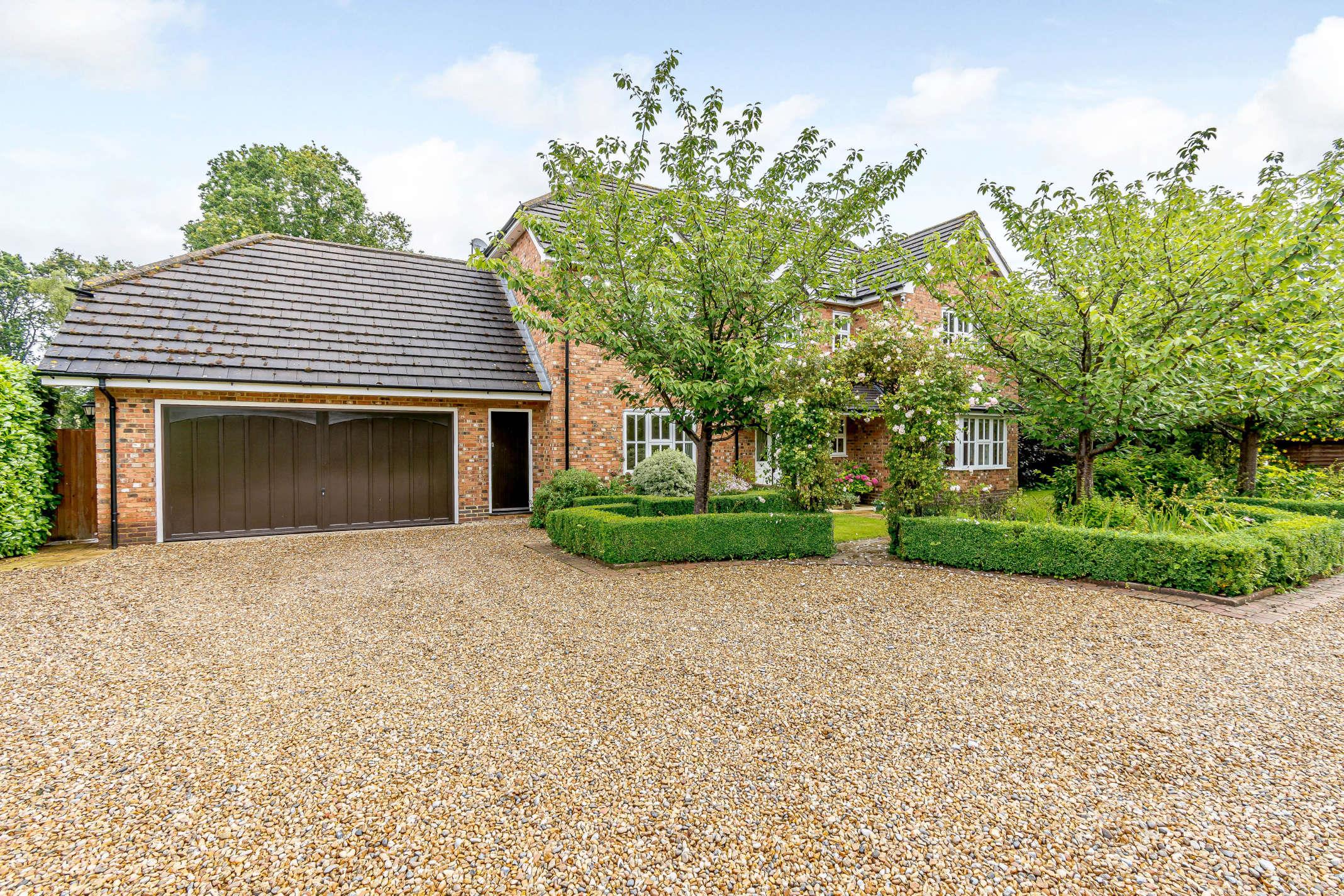 Garages in hook clearance hampshire