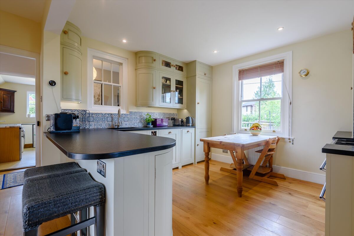 house for sale in Overton, Basingstoke, Hampshire, RG25 BSK012063019