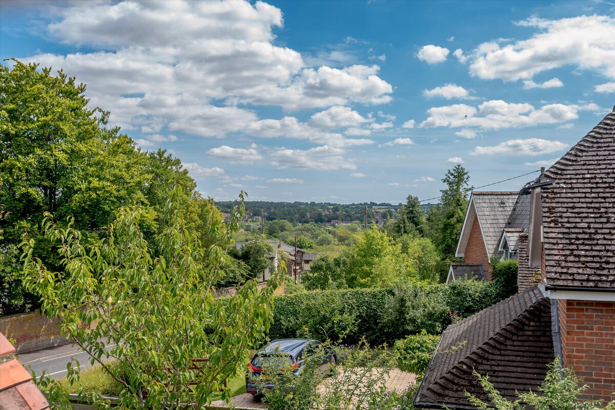 house for sale in Overton, Basingstoke, Hampshire, RG25 BSK012063019