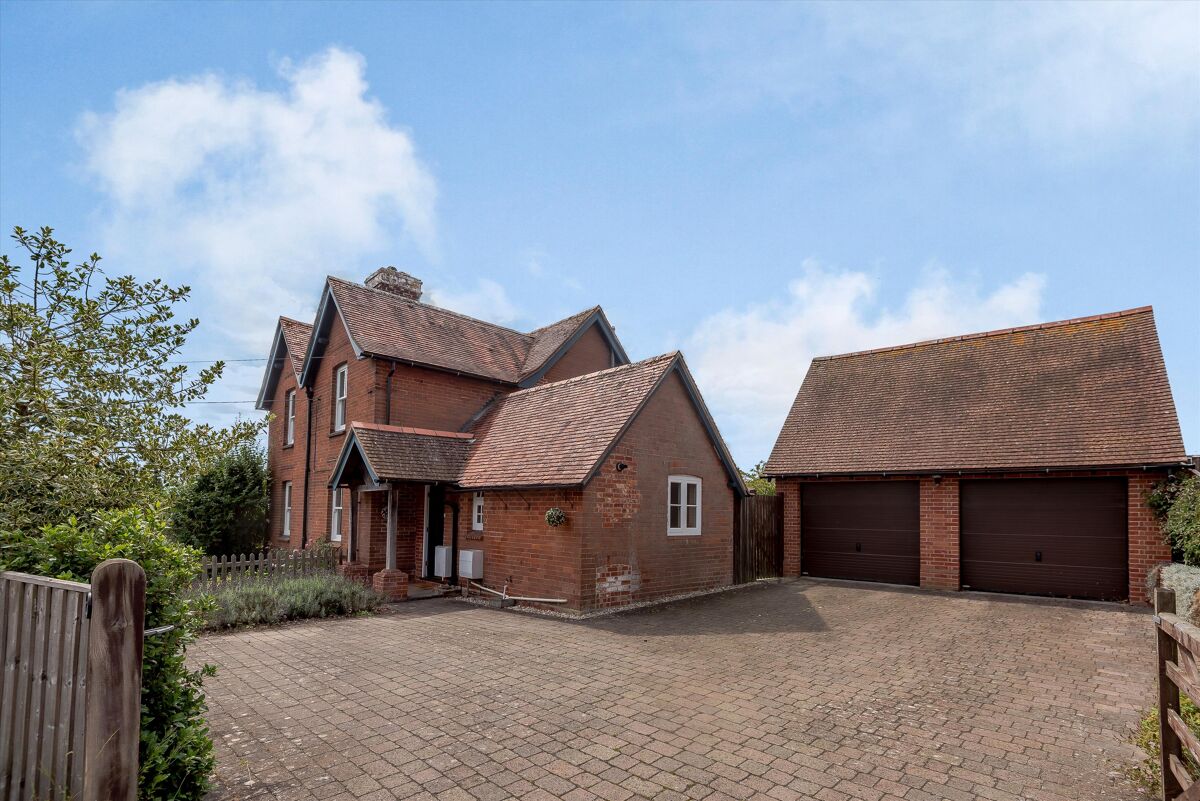 house for sale in Overton, Basingstoke, Hampshire, RG25 BSK012063019