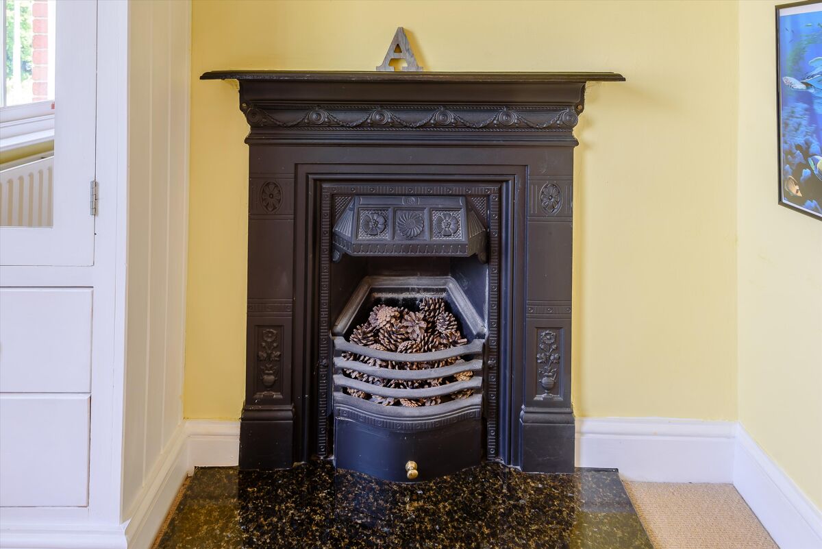 house for sale in Overton, Basingstoke, Hampshire, RG25 BSK012063019