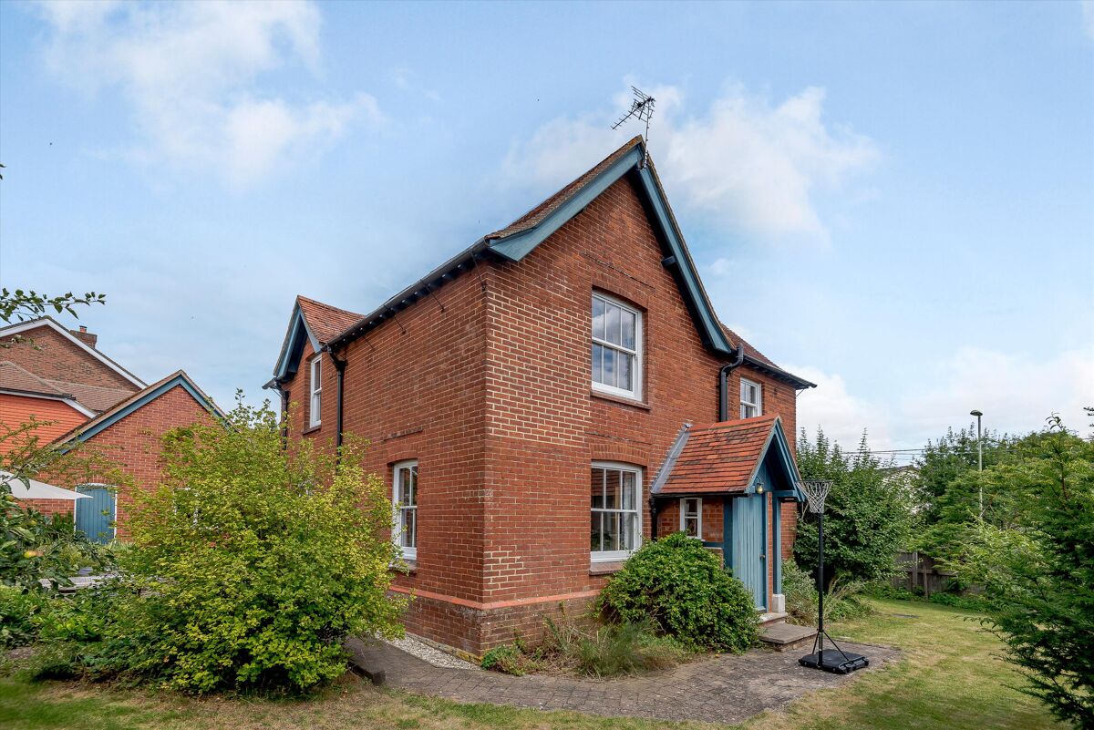 house for sale in Overton, Basingstoke, Hampshire, RG25 BSK012063019