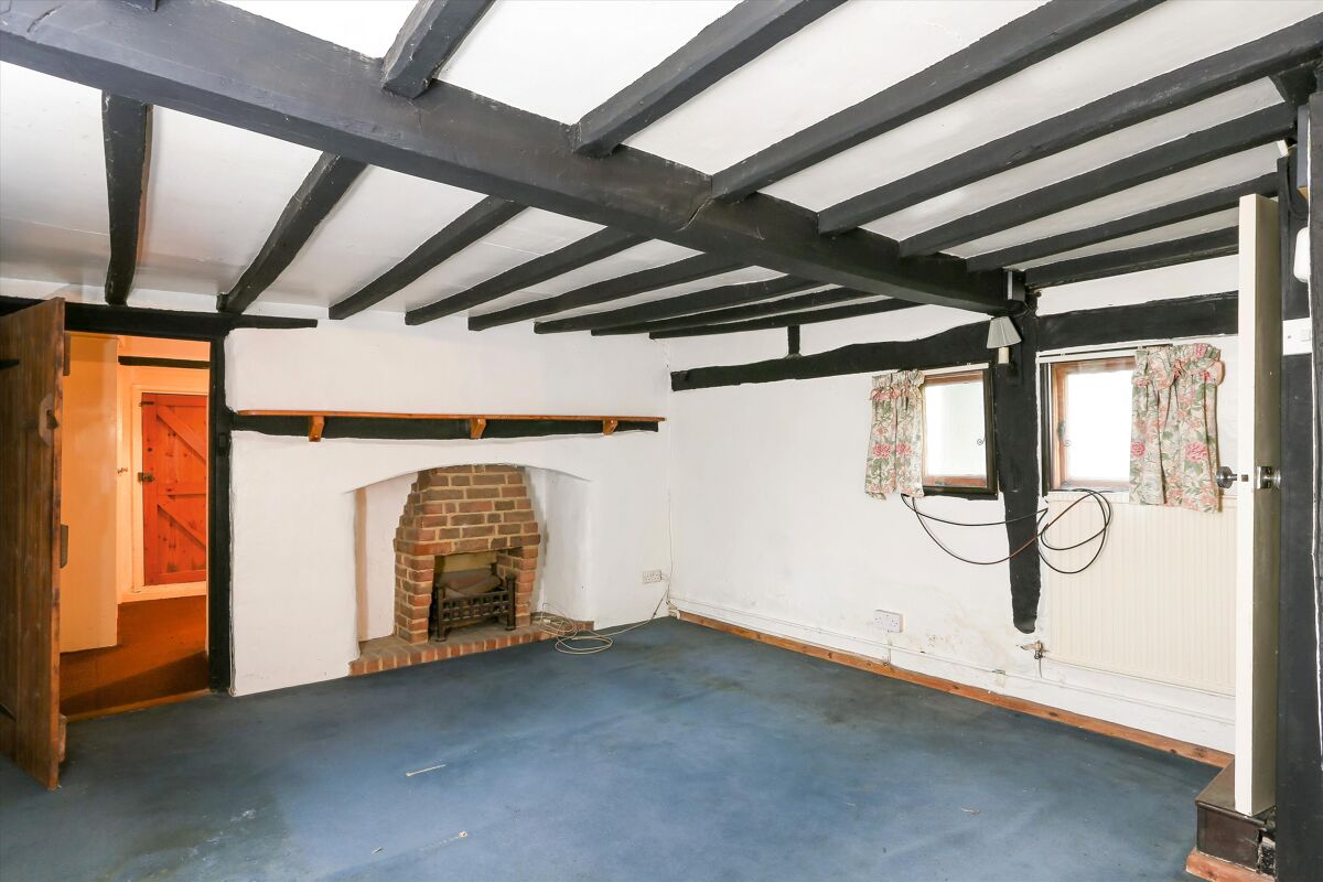 house for sale in Winston Avenue, Tadley, Hampshire, RG26