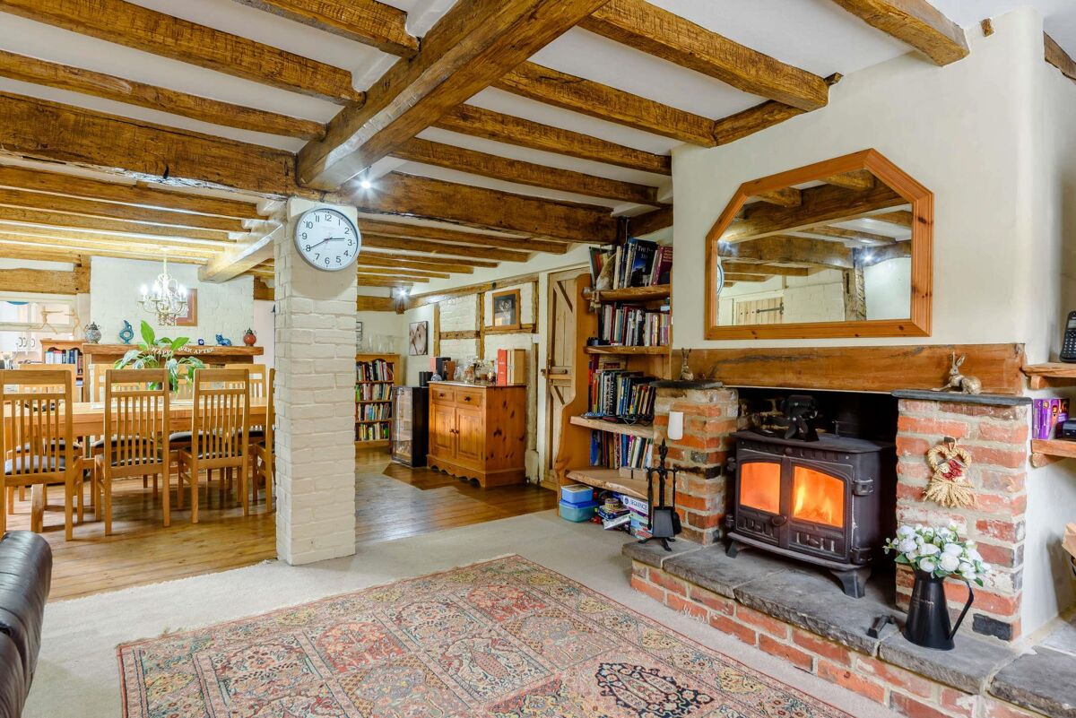 house for sale in Swan Street, Kingsclere, Newbury, Hampshire, RG20