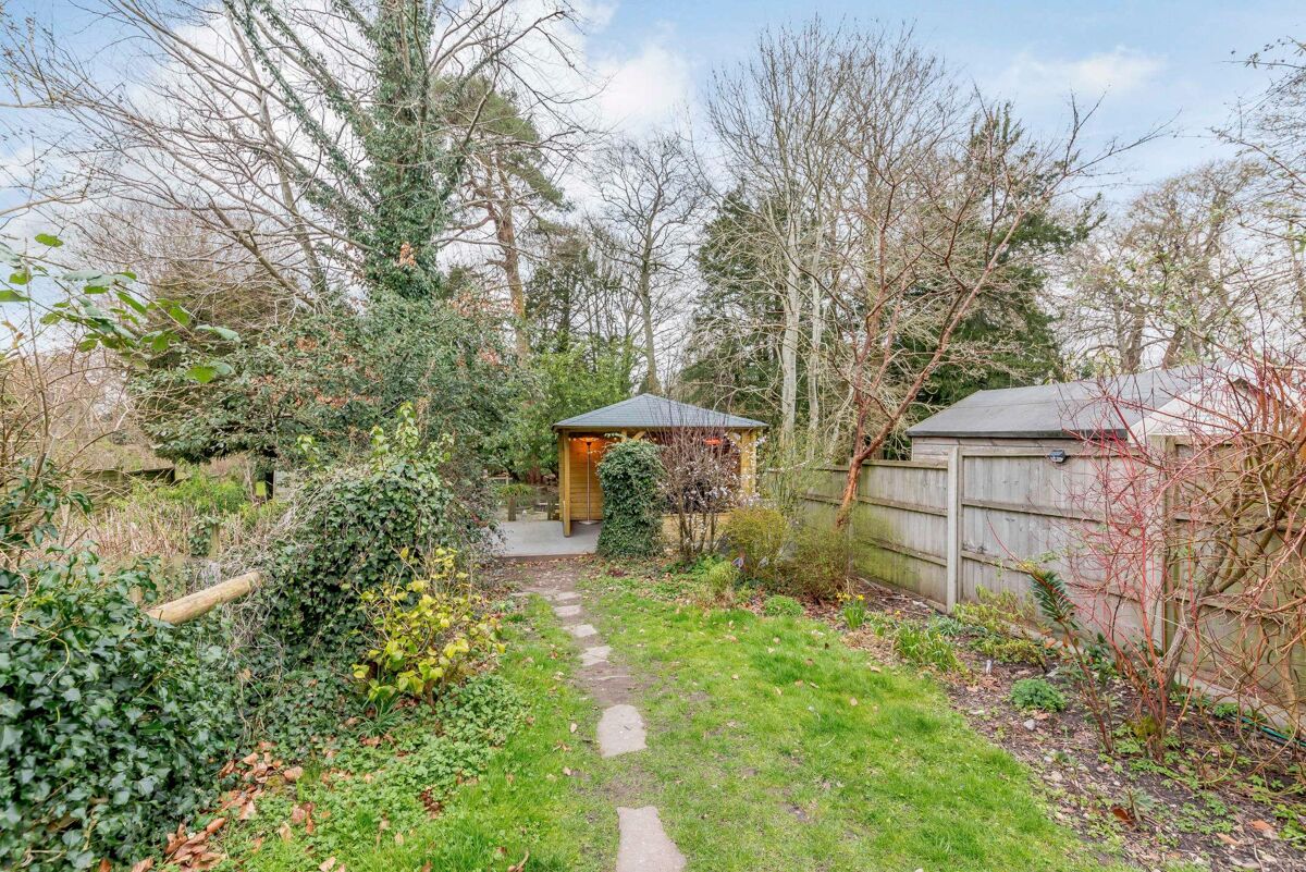 house for sale in Swan Street, Kingsclere, Newbury, Hampshire, RG20