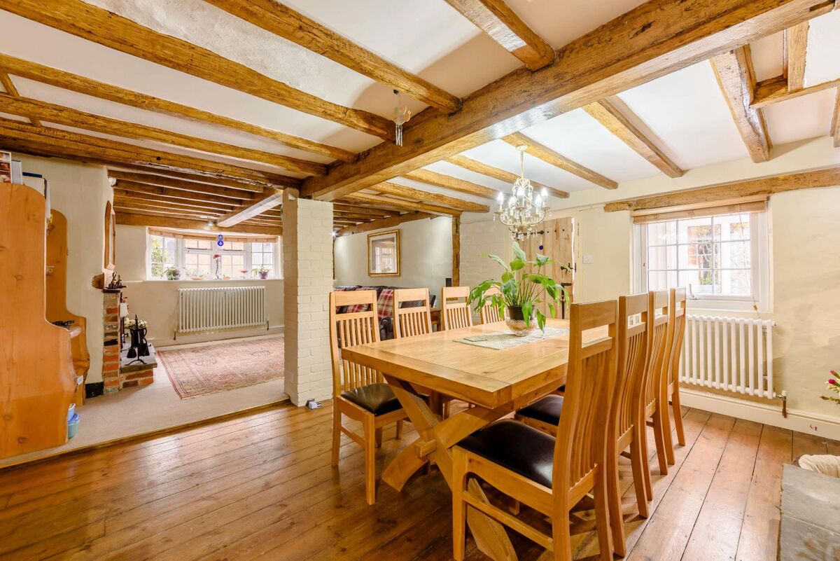 house for sale in Swan Street, Kingsclere, Newbury, Hampshire, RG20