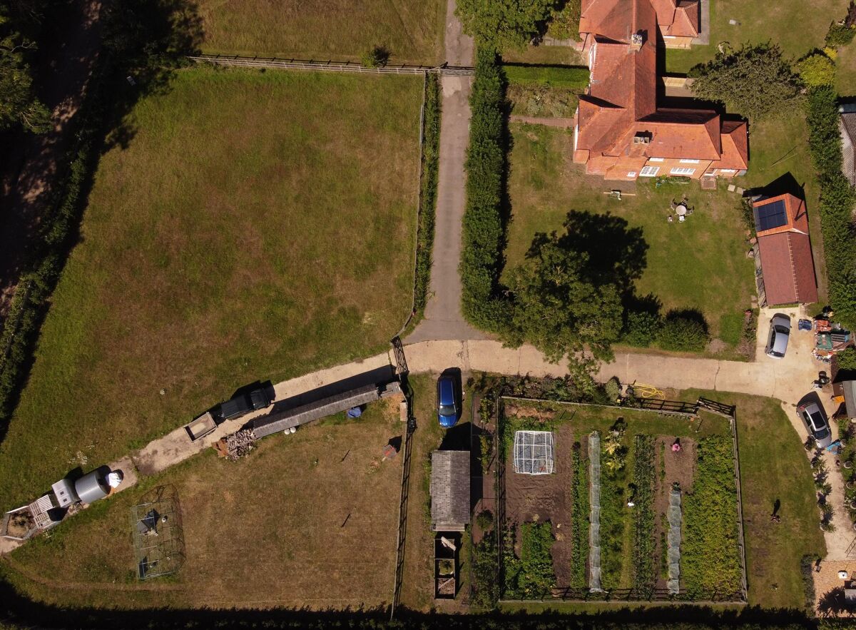 house for sale in Wildmoor, SherfieldonLoddon, Hook, RG27