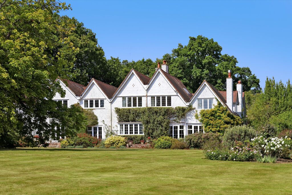 Image of Old Odiham Road, Alton, Hampshire, GU34