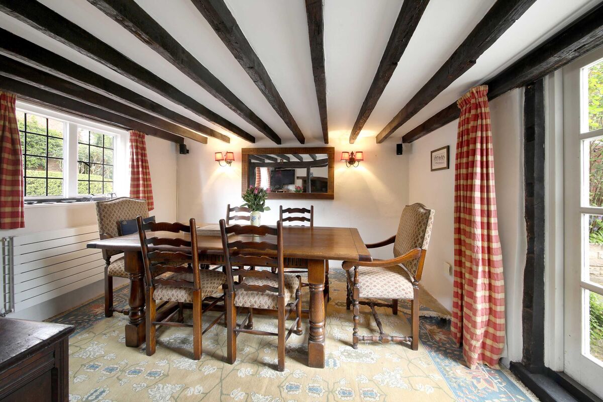 house for sale in Dippenhall Street, Crondall, Farnham, Hampshire, GU10