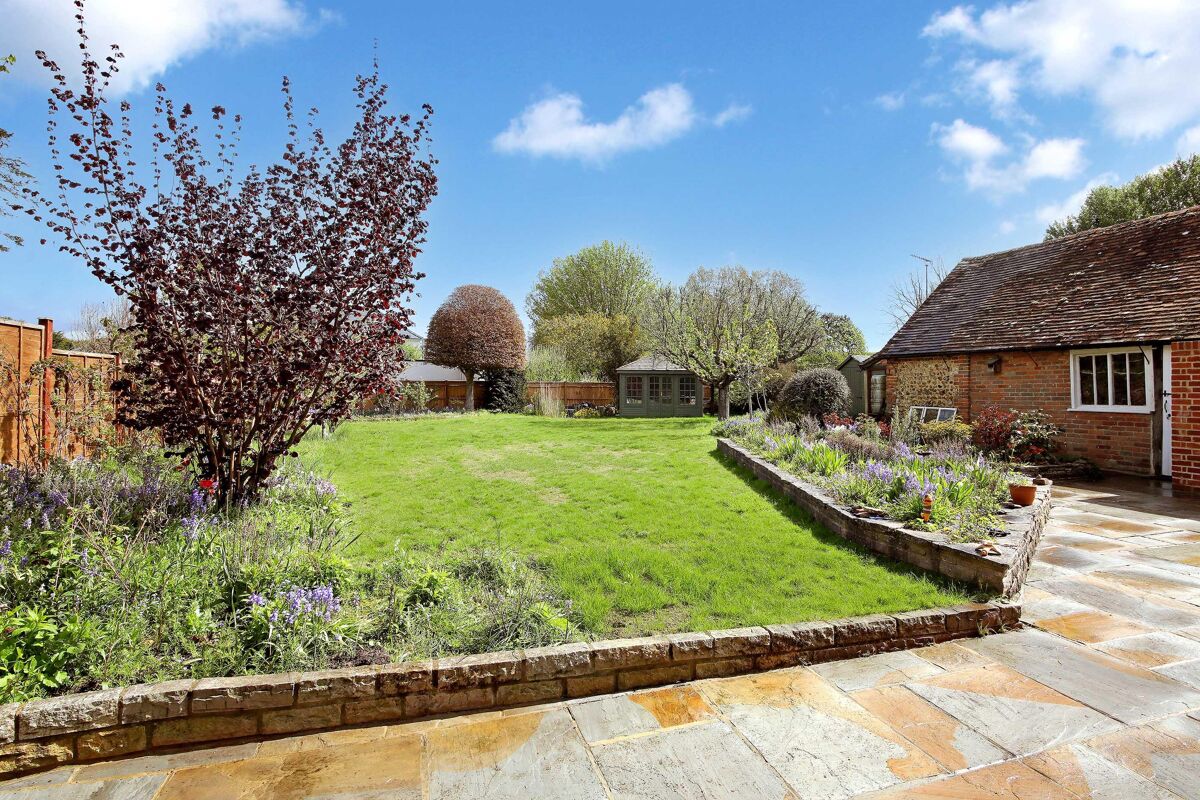 house for sale in Dippenhall Street, Crondall, Farnham, Hampshire, GU10