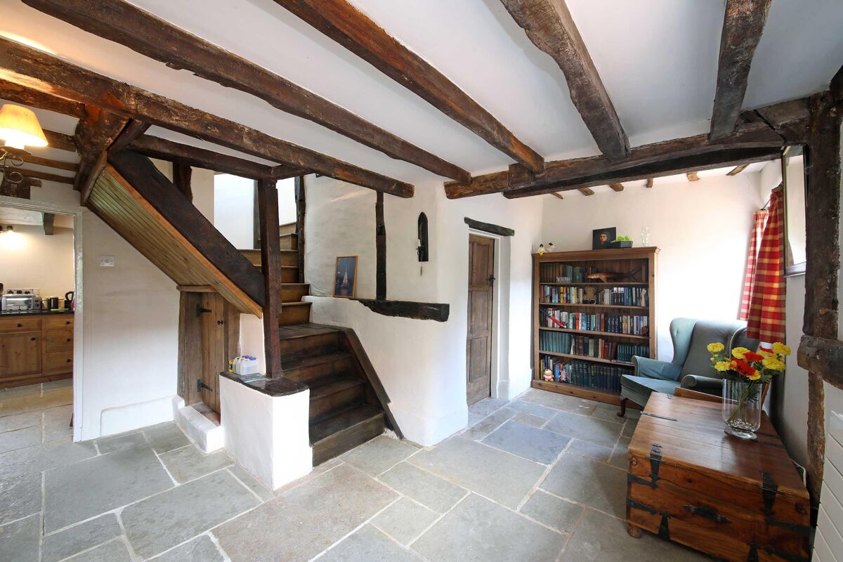 house for sale in Dippenhall Street, Crondall, Farnham, Hampshire, GU10 BSK012144342 Knight