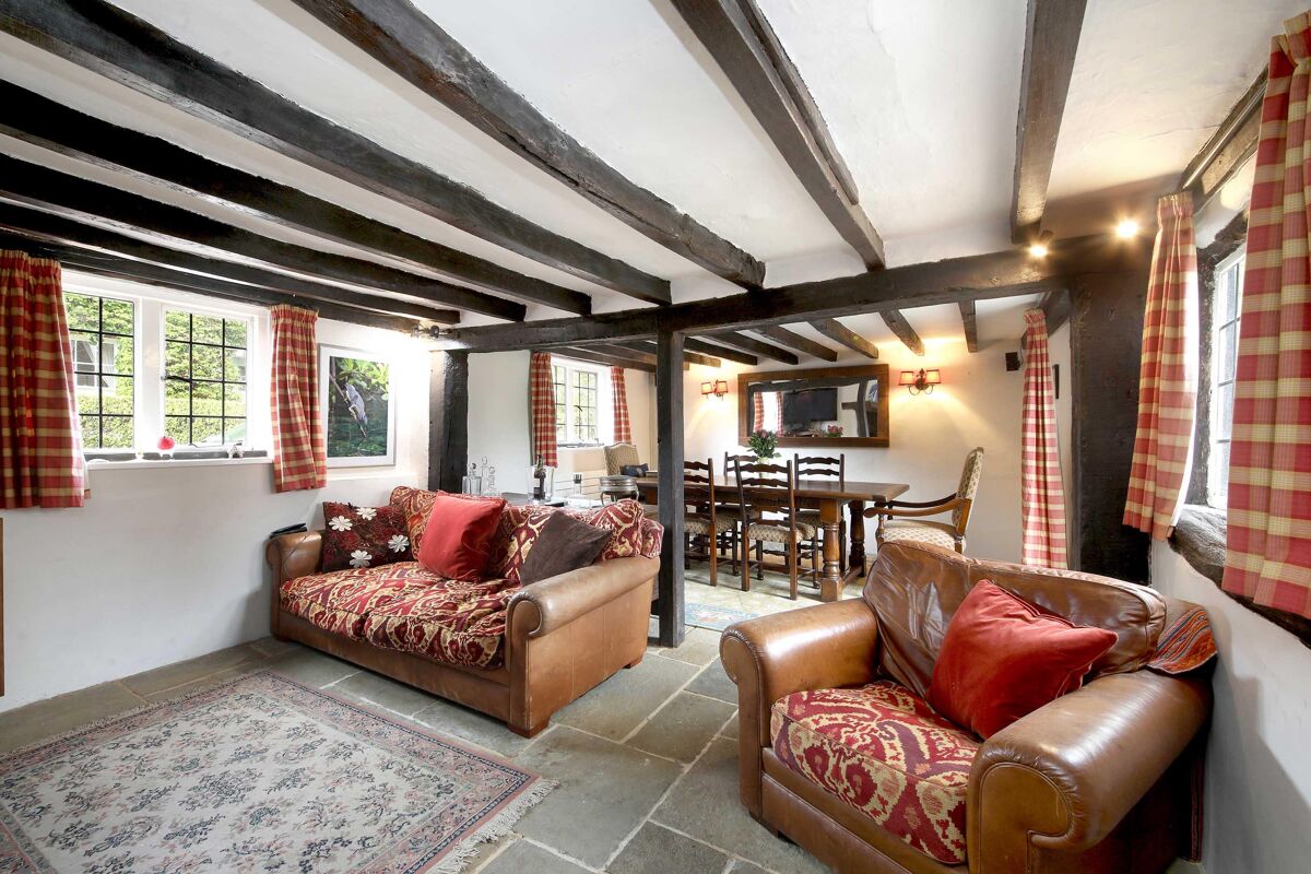 house for sale in Dippenhall Street, Crondall, Farnham, Hampshire, GU10