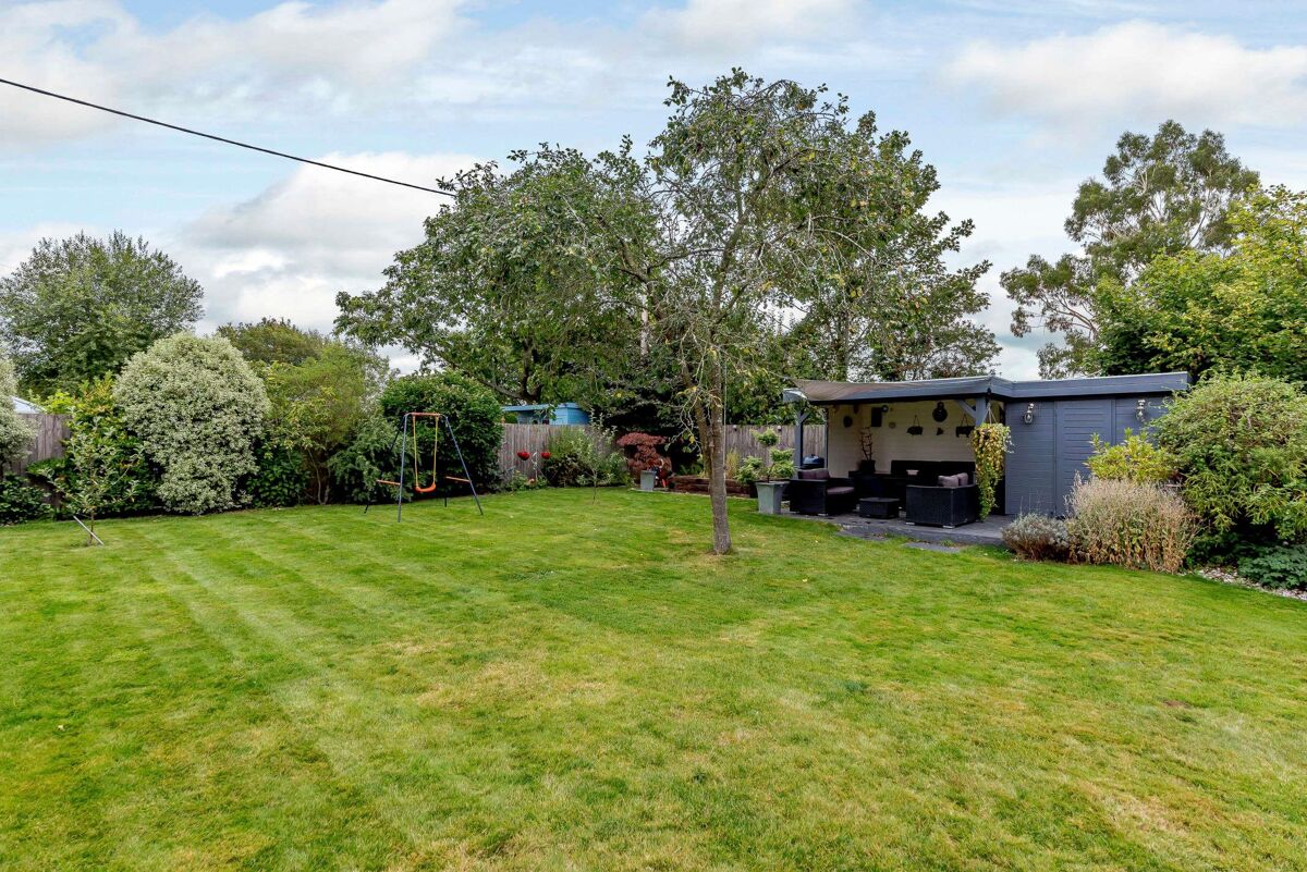 house for sale in Bramley Corner, Bramley, Tadley, Hampshire, RG26