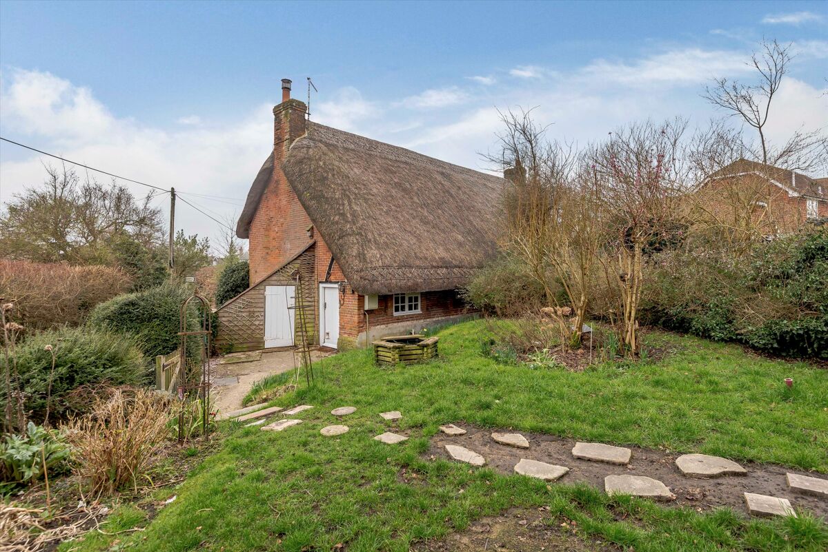 house for sale in Lower Froyle, Alton, Hampshire, GU34 BSK012158536