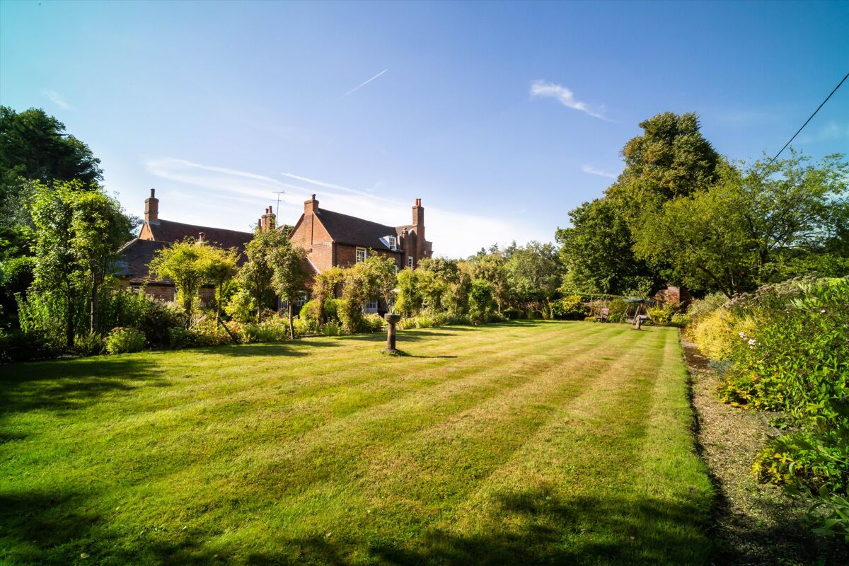 house for sale in Glaston Hill House, Glaston Hill Road, Eversley, Hook