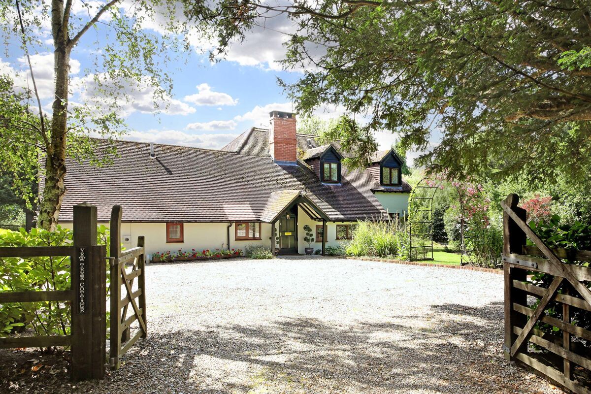 house for sale in Haughurst Hill, Baughurst, Tadley, Hampshire, RG26