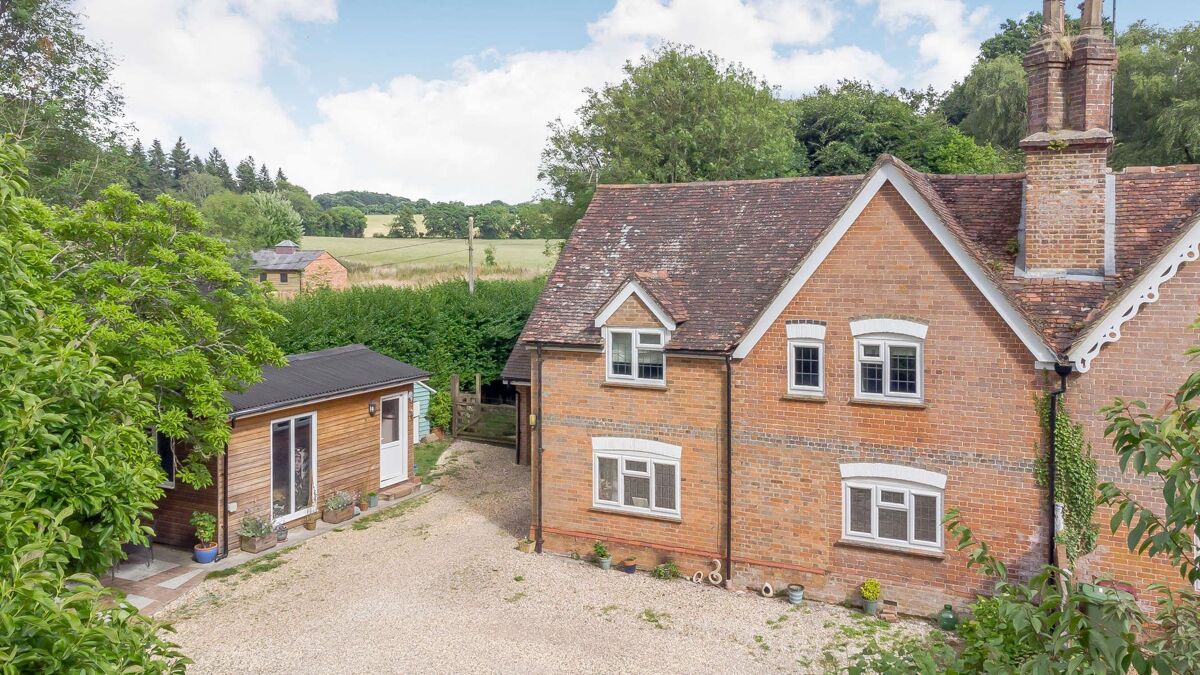 house for sale in Dummer, Basingstoke, Hampshire, RG23 BSK012176204