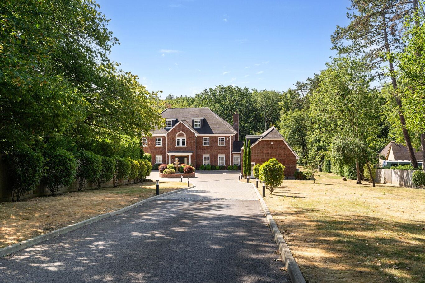 Image of Scures Hill, Nately Scures, Hook, Hampshire RG27