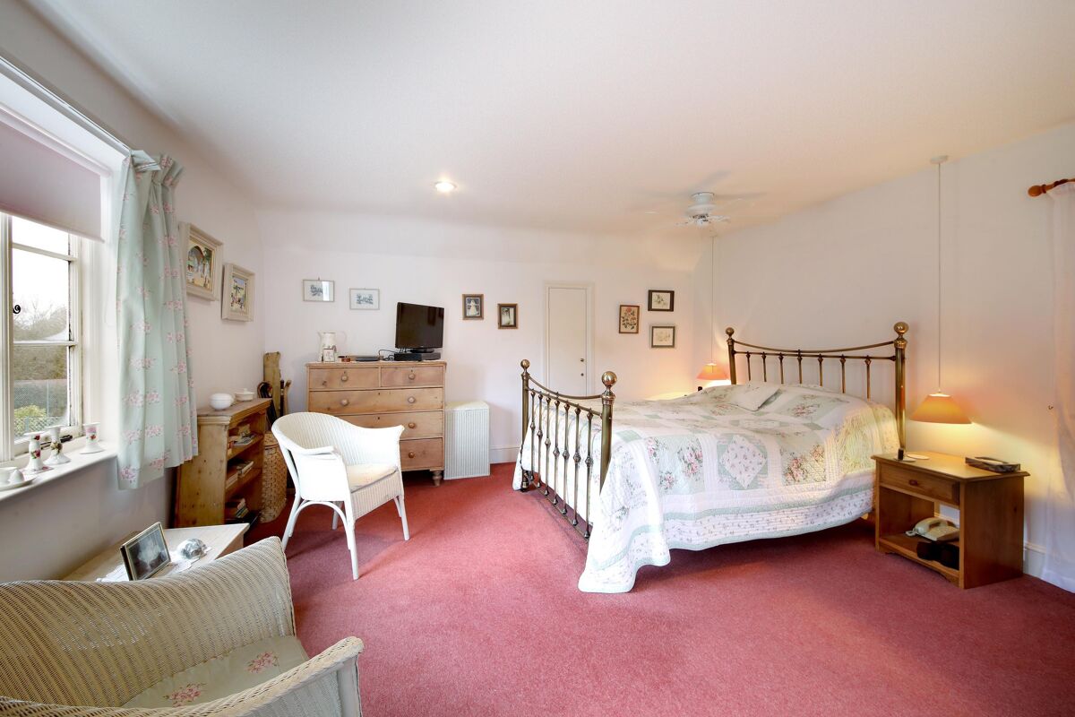 house for sale in Pound Green, Baughurst, Hampshire, RG26