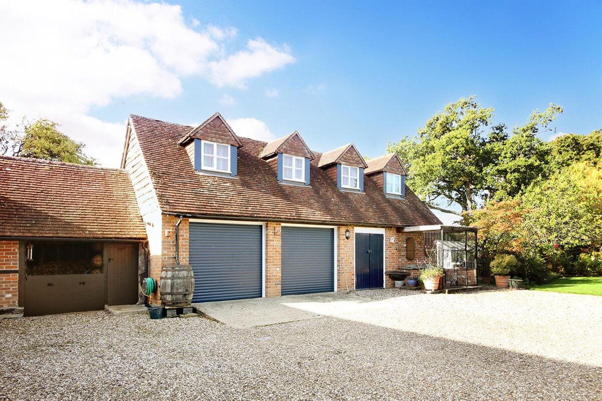 house for sale in Pound Green, Baughurst, Hampshire, RG26