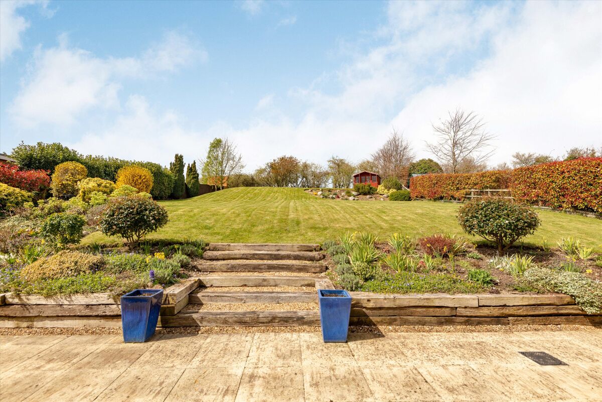 house for sale in Chapel Walk, Cliddesden, Basingstoke, Hampshire, RG25 BSK012255244 Knight