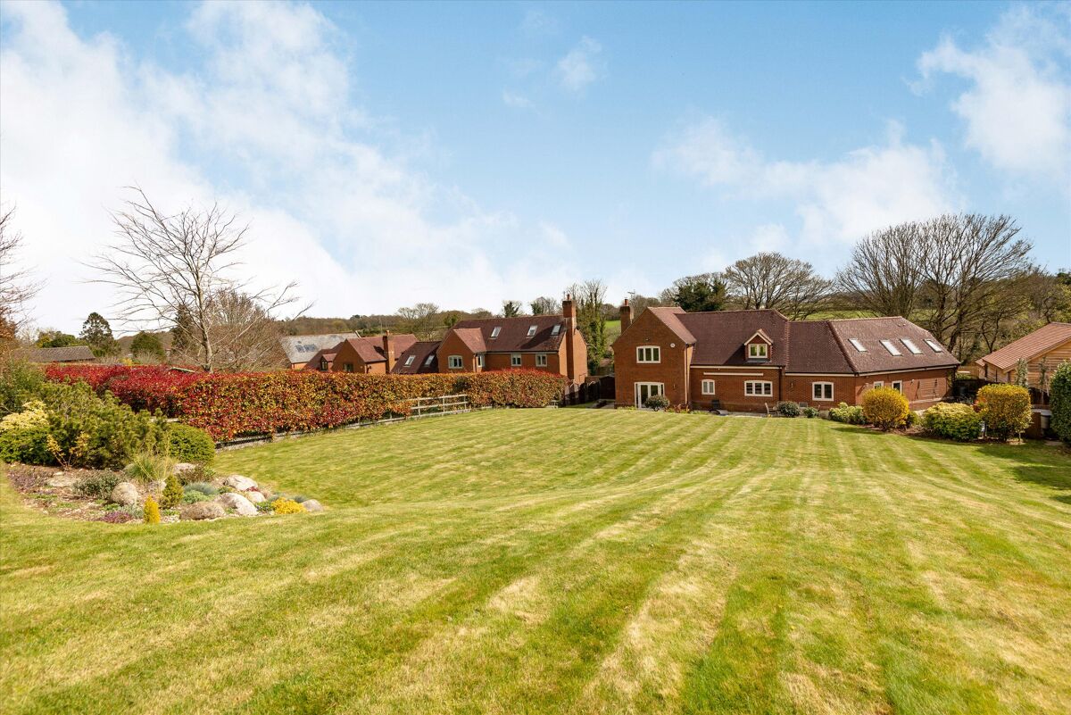 house for sale in Chapel Walk, Cliddesden, Basingstoke, Hampshire, RG25 BSK012255244 Knight