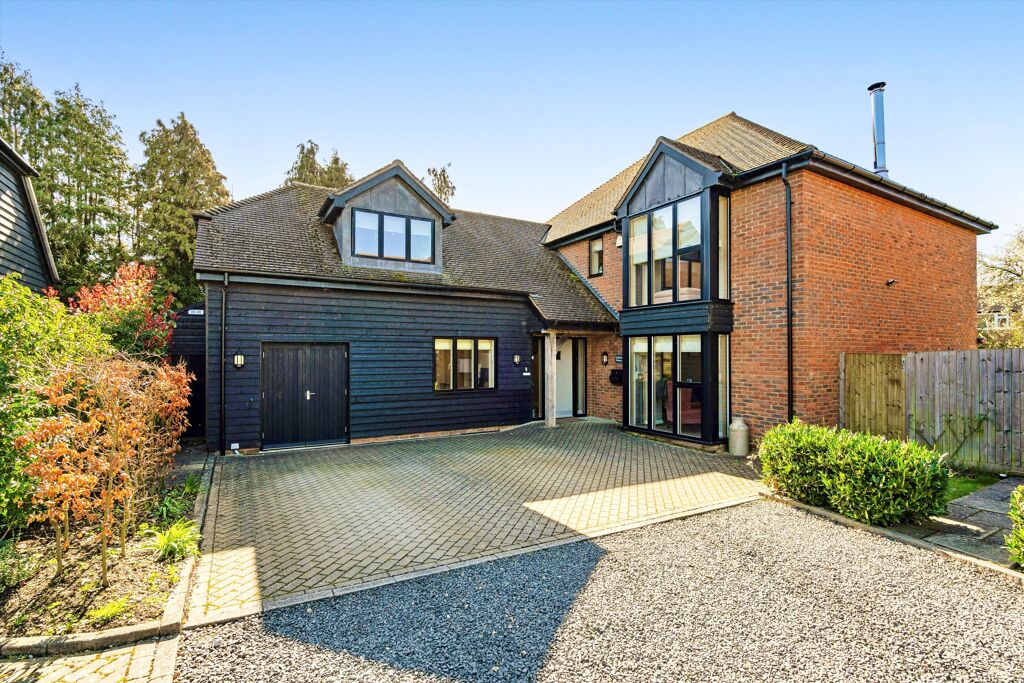 Image of Dunleys Hill, Odiham, Hook, Hampshire RG29