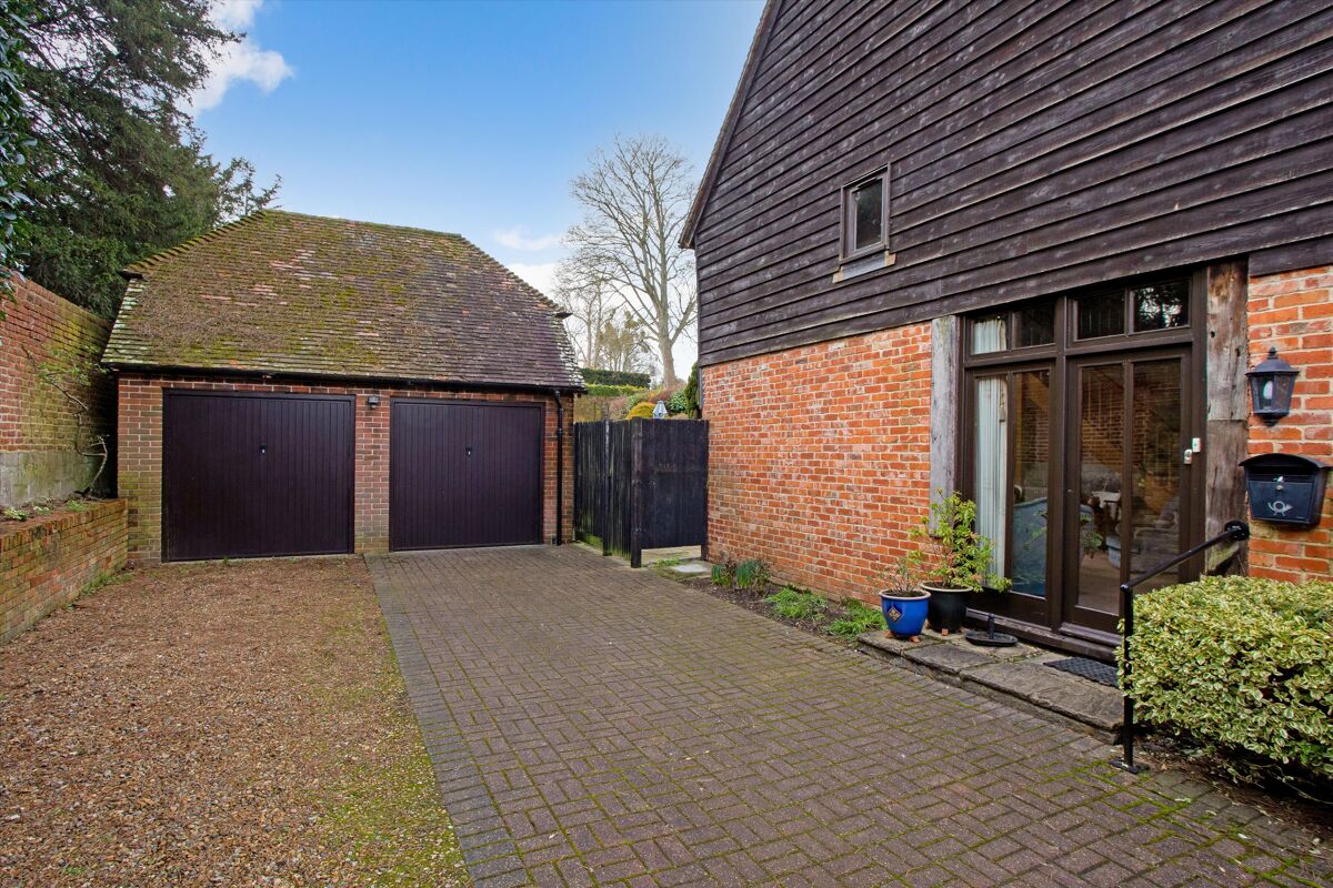 house for sale in Palace Gate Farm, Odiham, Hook, Hampshire, RG29